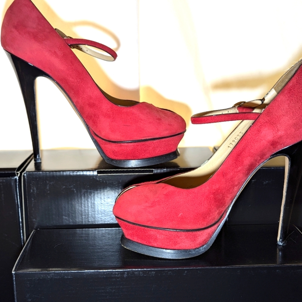 Yves Saint Laurent Ulta High Heels